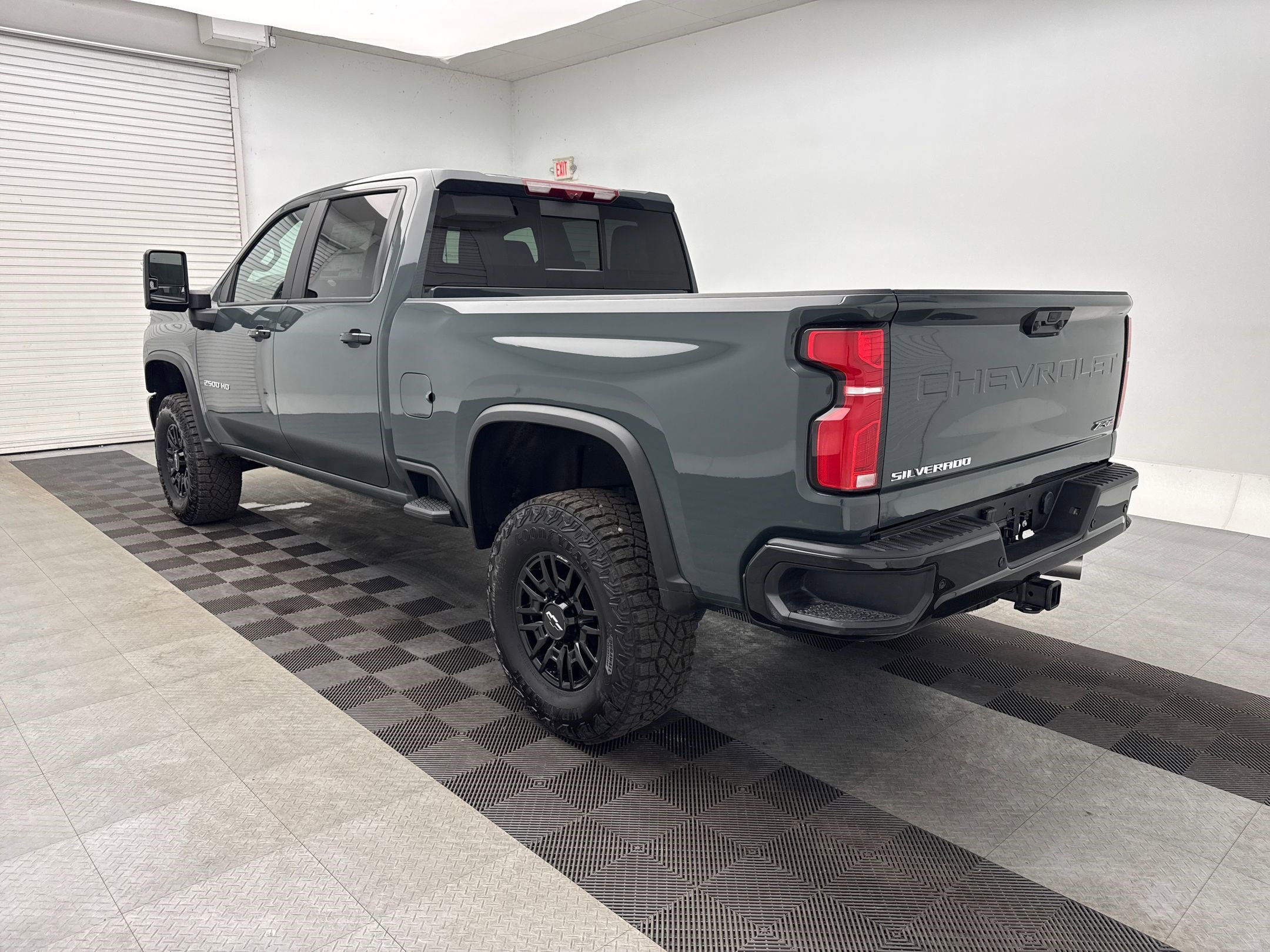 2025 Chevrolet Silverado ZR2 photo 3