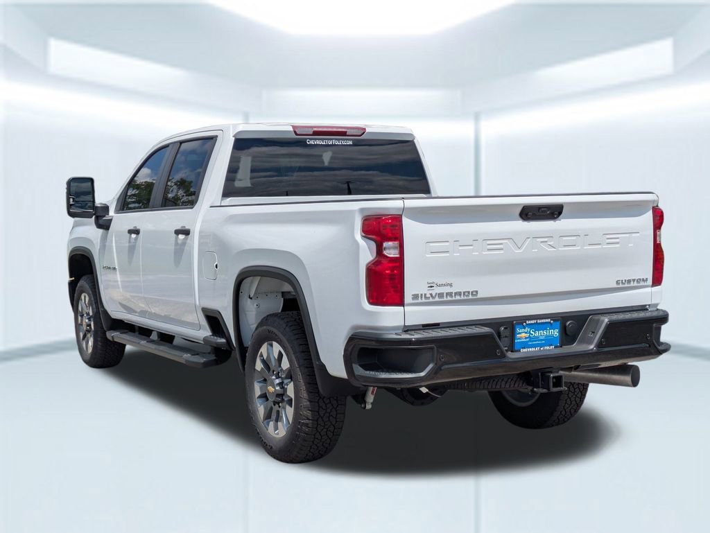 2025 Chevrolet Silverado 2500HD Custom photo 3