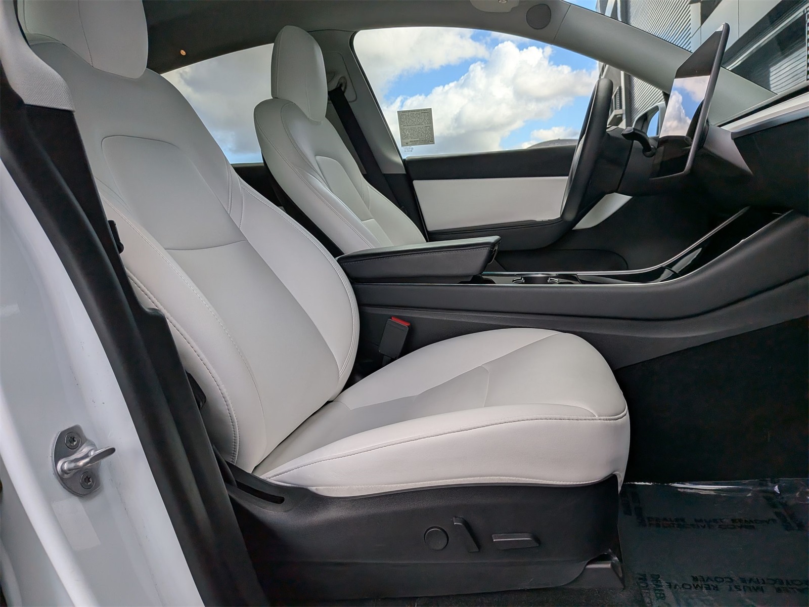 2020 Tesla Model Y Performance photo 18