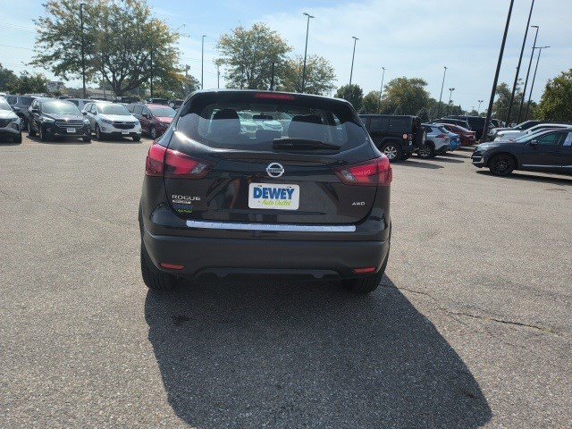 2018 Nissan Rogue Sport S photo 4