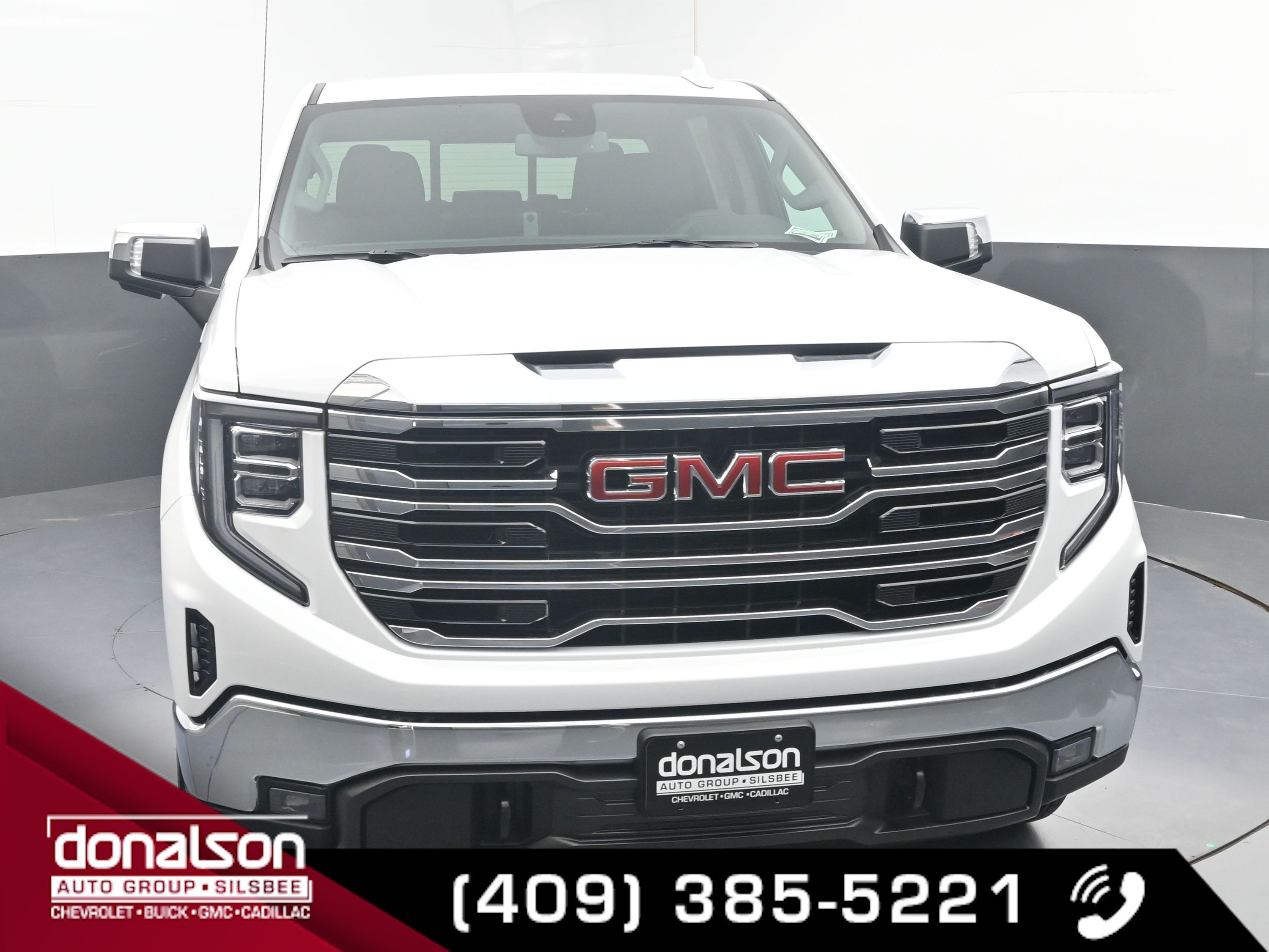 2026 Gmc Sierra SLT photo 2