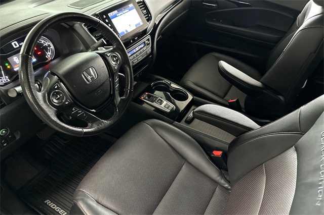 2023 Honda Ridgeline Black Edition photo 12