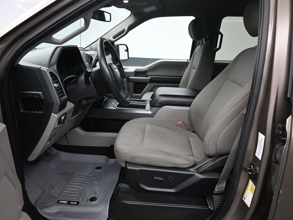 2019 Ford F-150 XLT photo 20