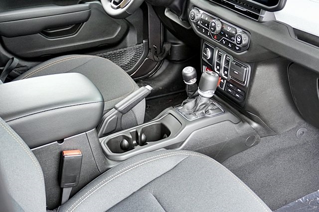 New 2025 Black Clear-Coat Exterior Paint Jeep Rubicon image 17