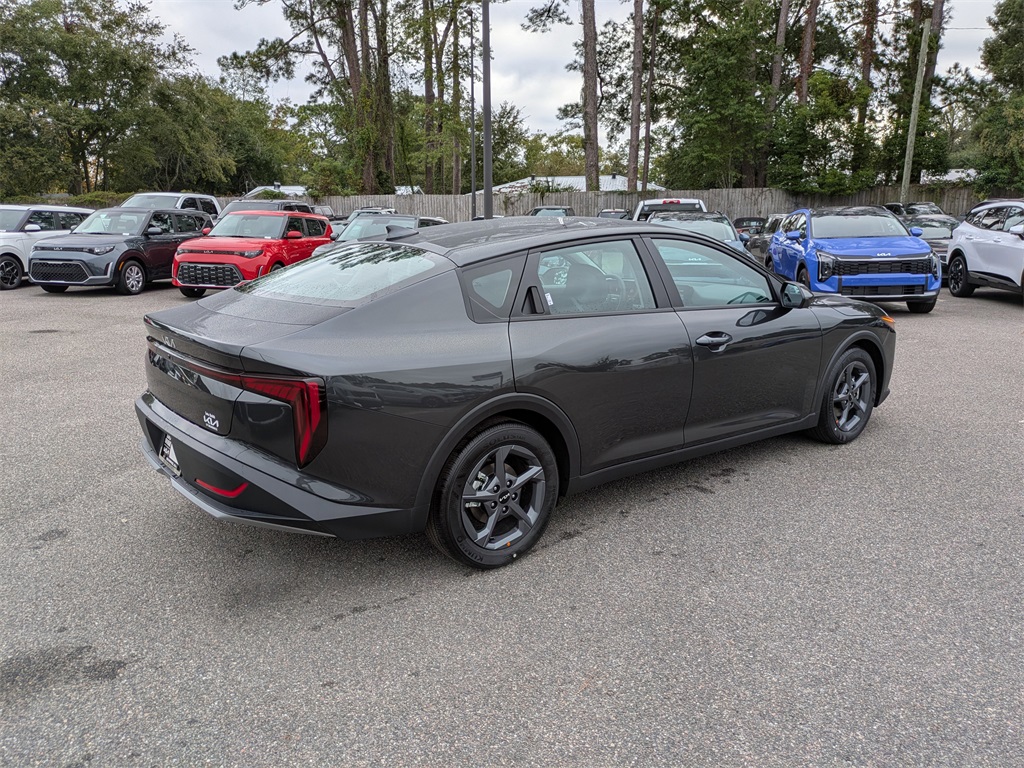 2025 Kia K4 LXS photo 3