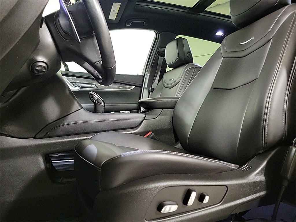2024 CADILLAC XT5 - Image 10