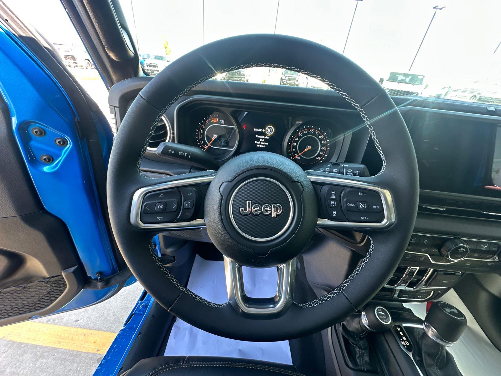 2025 Jeep Wrangler Sahara photo 12