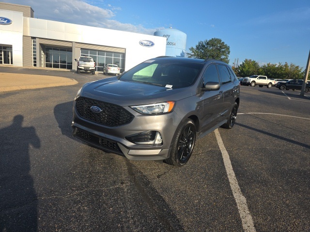 2022 Ford Edge ST photo 7