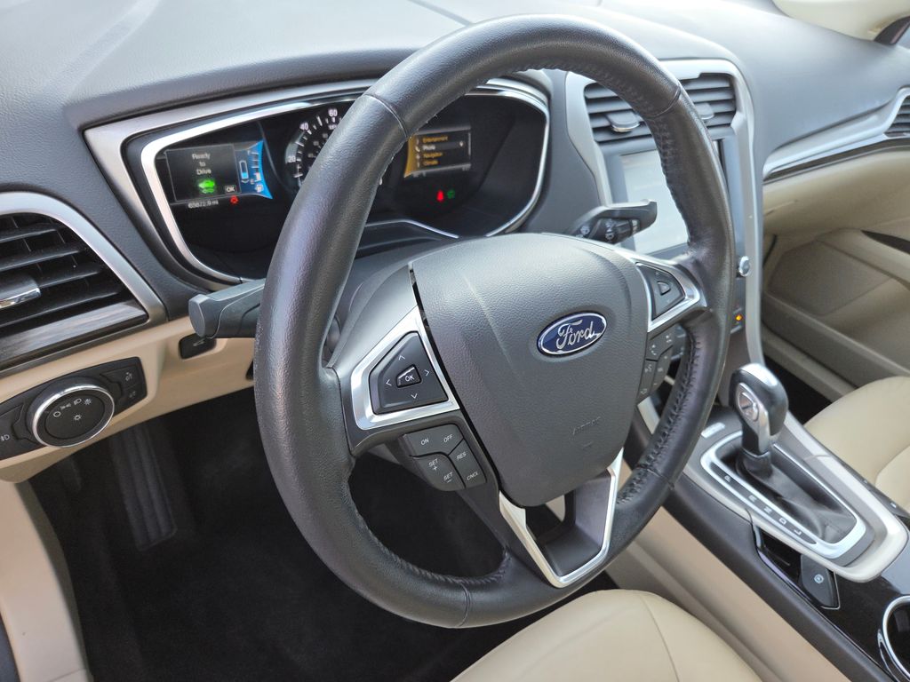 2013 Ford Fusion Energi SE photo 14