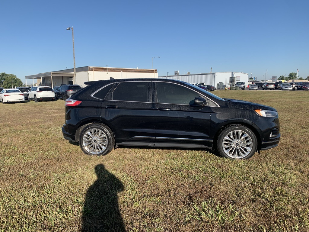 2020 Ford Edge Titanium photo 4