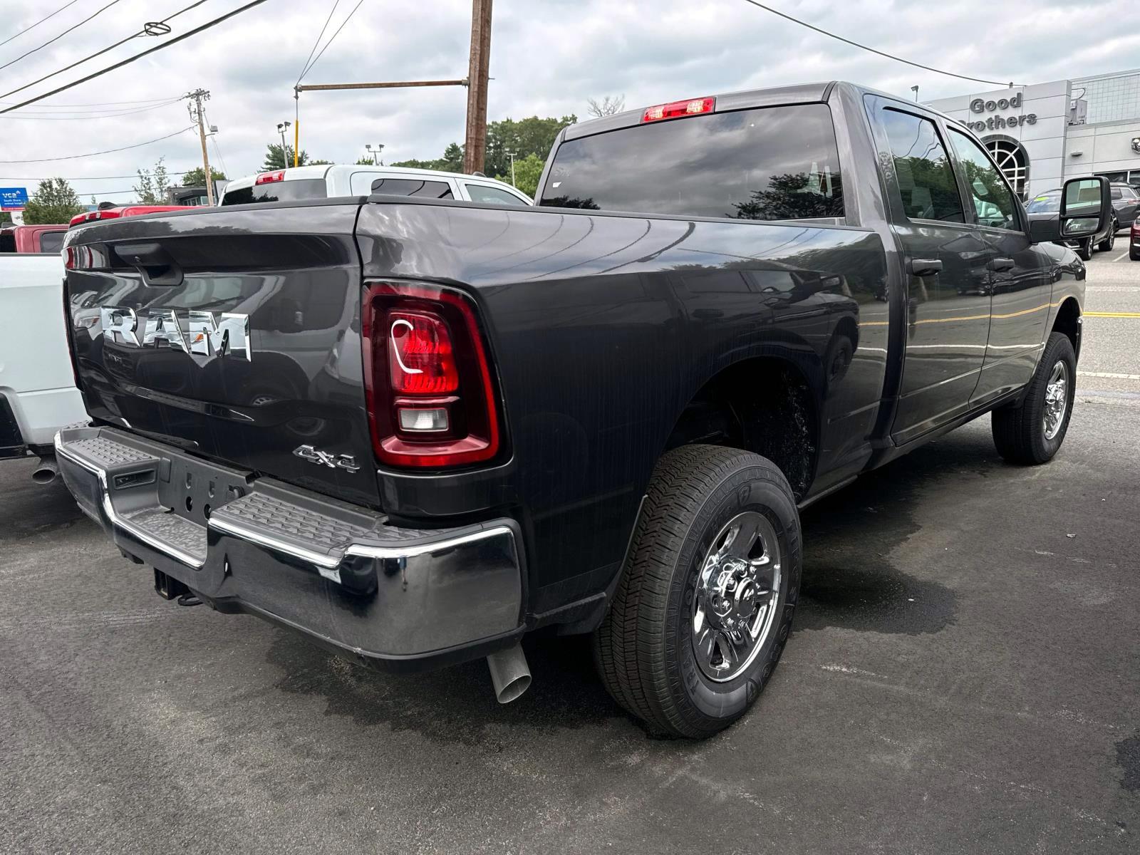 2025 Ram 2500 Tradesman photo 3