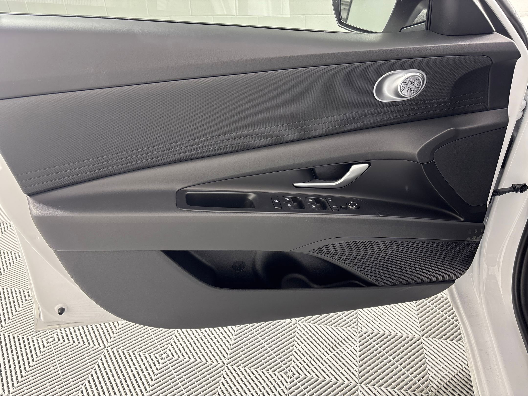 2025 Hyundai Elantra SE photo 22