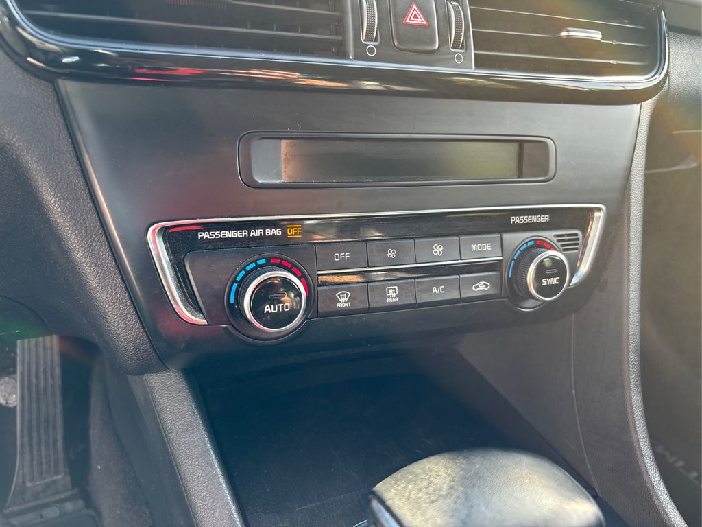 2016 Kia Optima EX photo 28