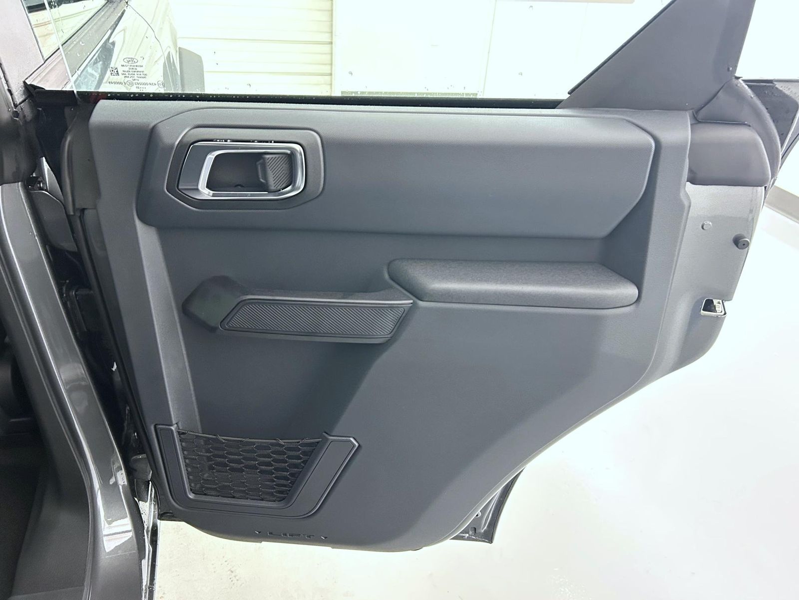 2025 Ford Bronco Base photo 16