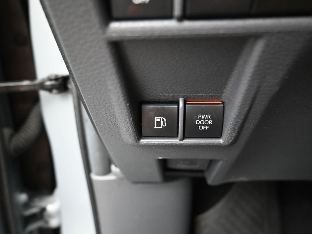 2024 Toyota Sienna XSE photo 13