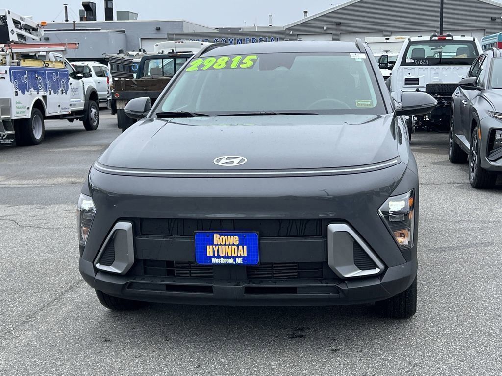 2025 Hyundai Kona SEL photo 3