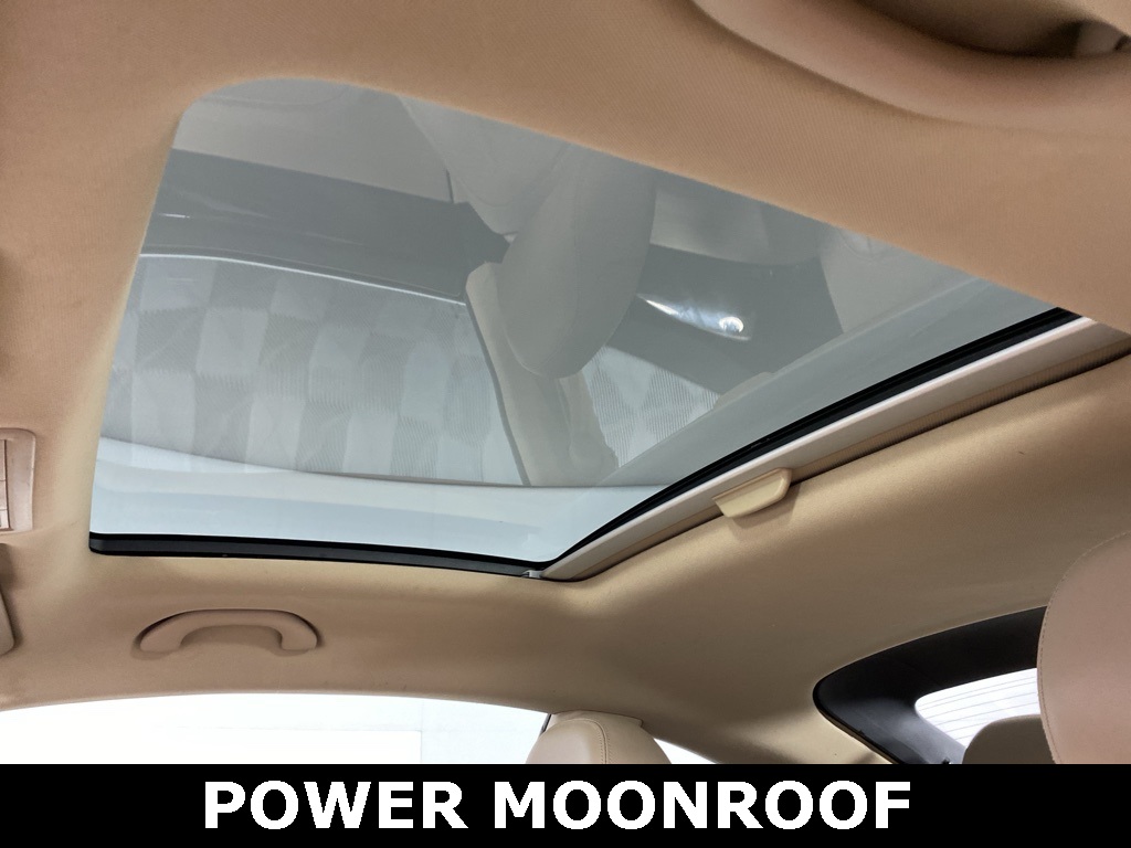 2019 Volkswagen Beetle SE photo 3