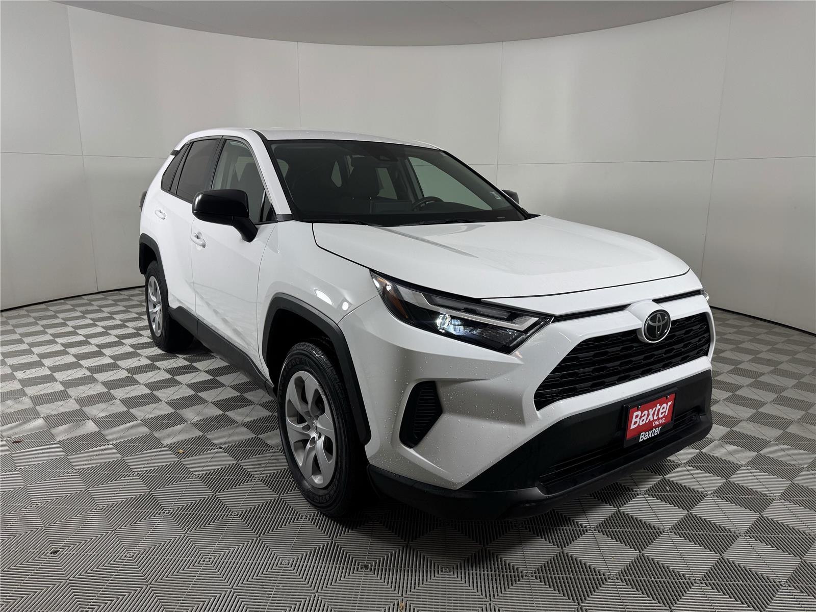 2024 Toyota RAV4 LE's photo