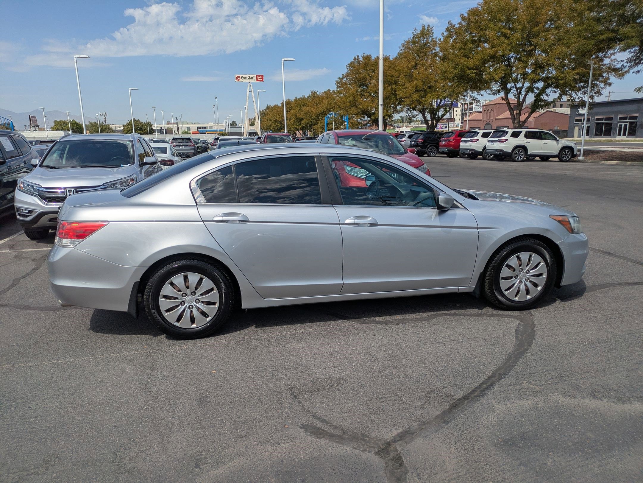 1HGCP2E32CA176183
