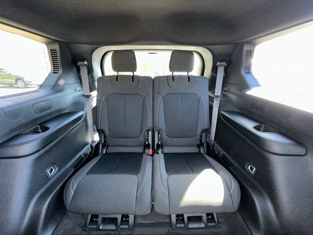 2025 Jeep Grand Cherokee Laredo photo 33