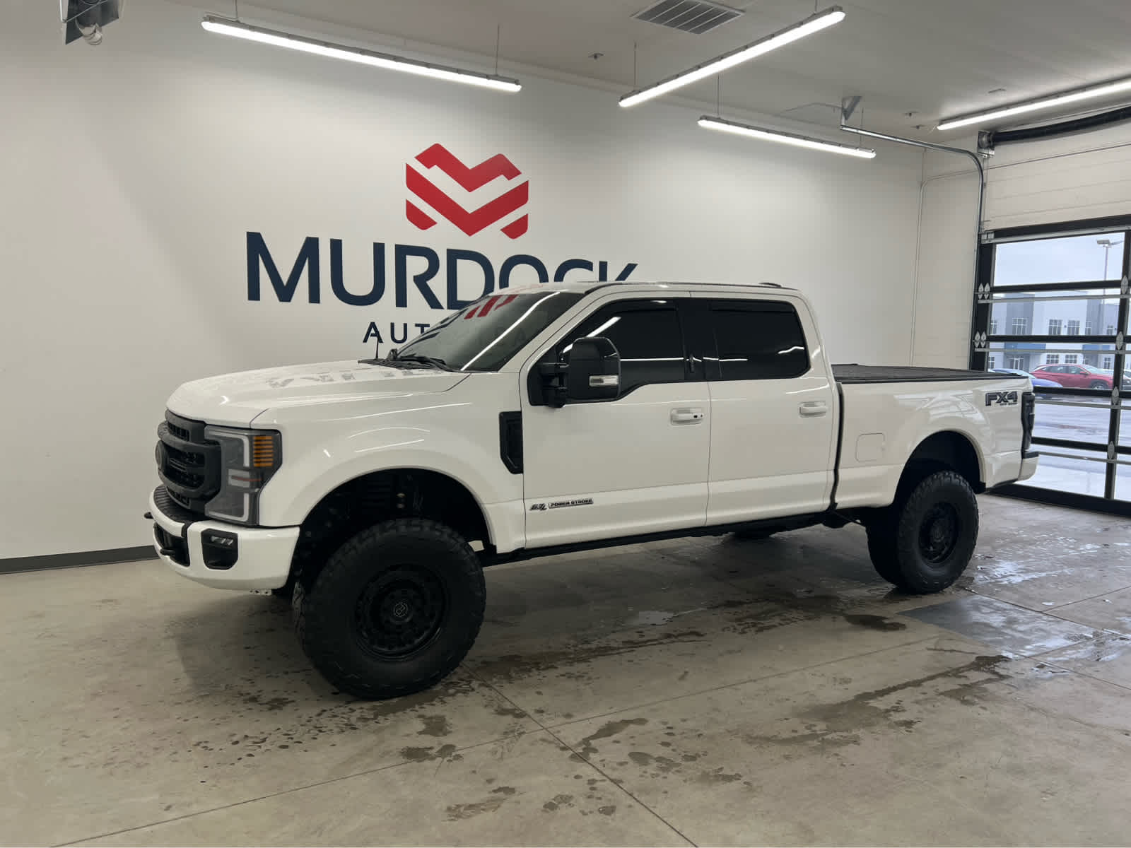 2022 Ford F-350 Super Duty Lariat's photo