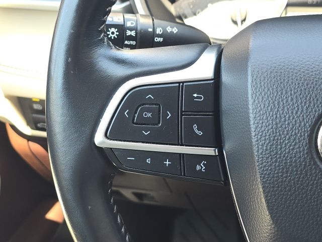 2021 Toyota Highlander XLE photo 28