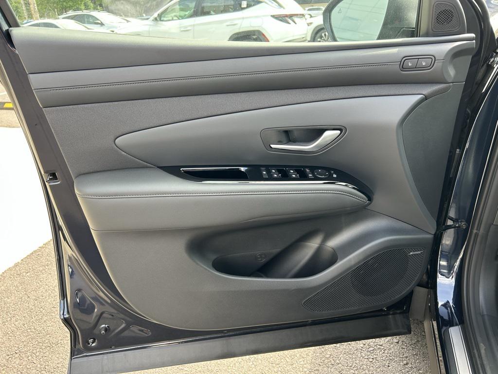2025 Hyundai Tucson Hybrid Limited photo 8