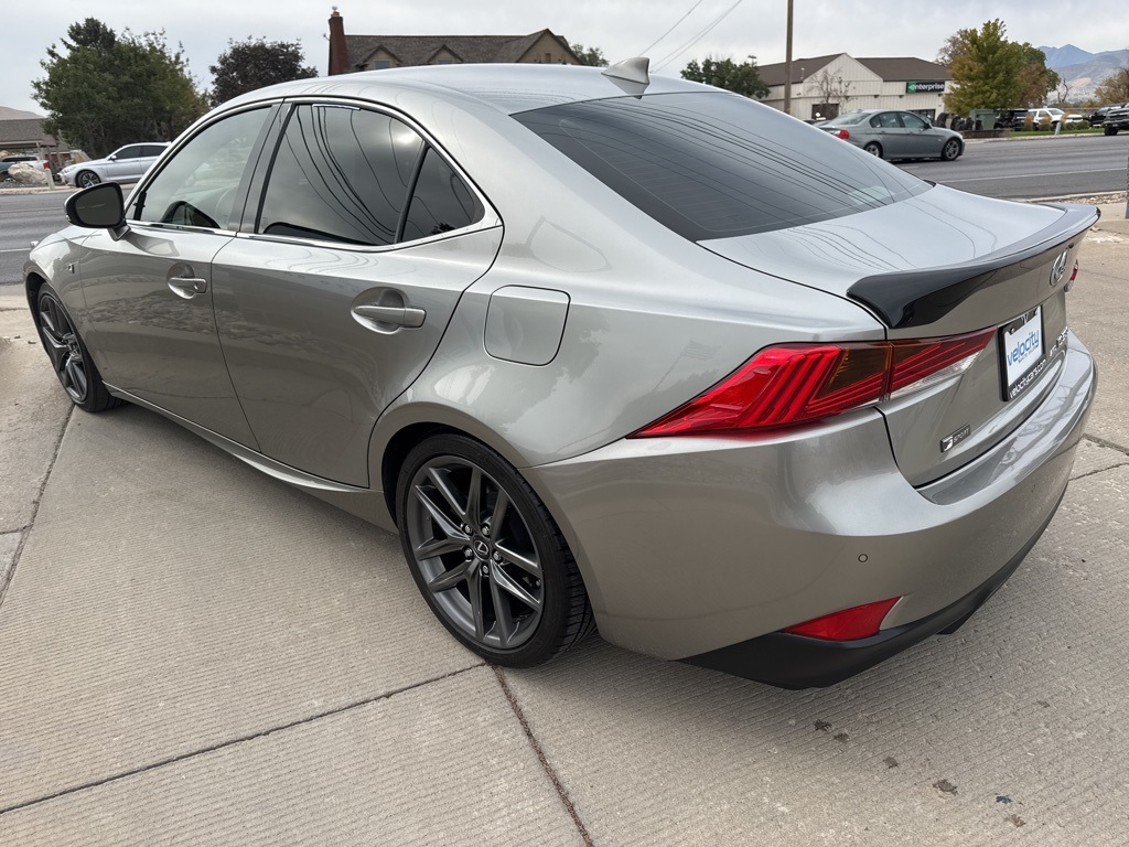 2018 Lexus IS 300 photo 5