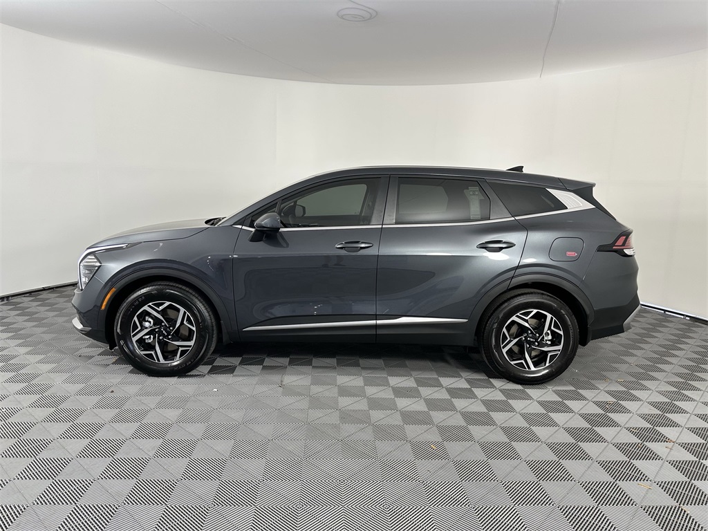 2025 Kia Sportage LX photo 2