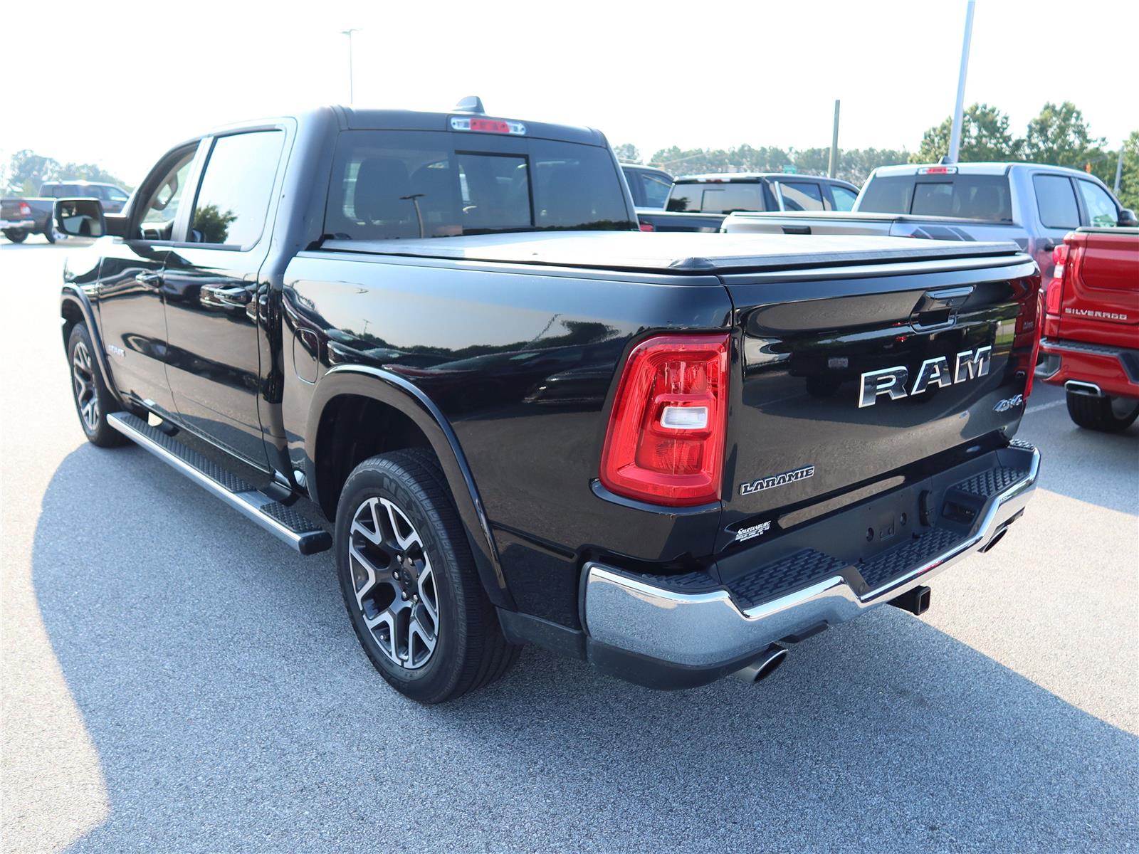 2025 Ram 1500 Laramie photo 3