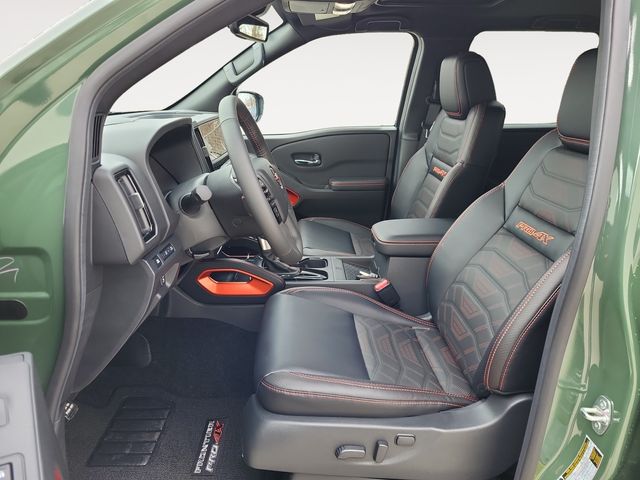 2025 Nissan Frontier PRO-4X photo 10