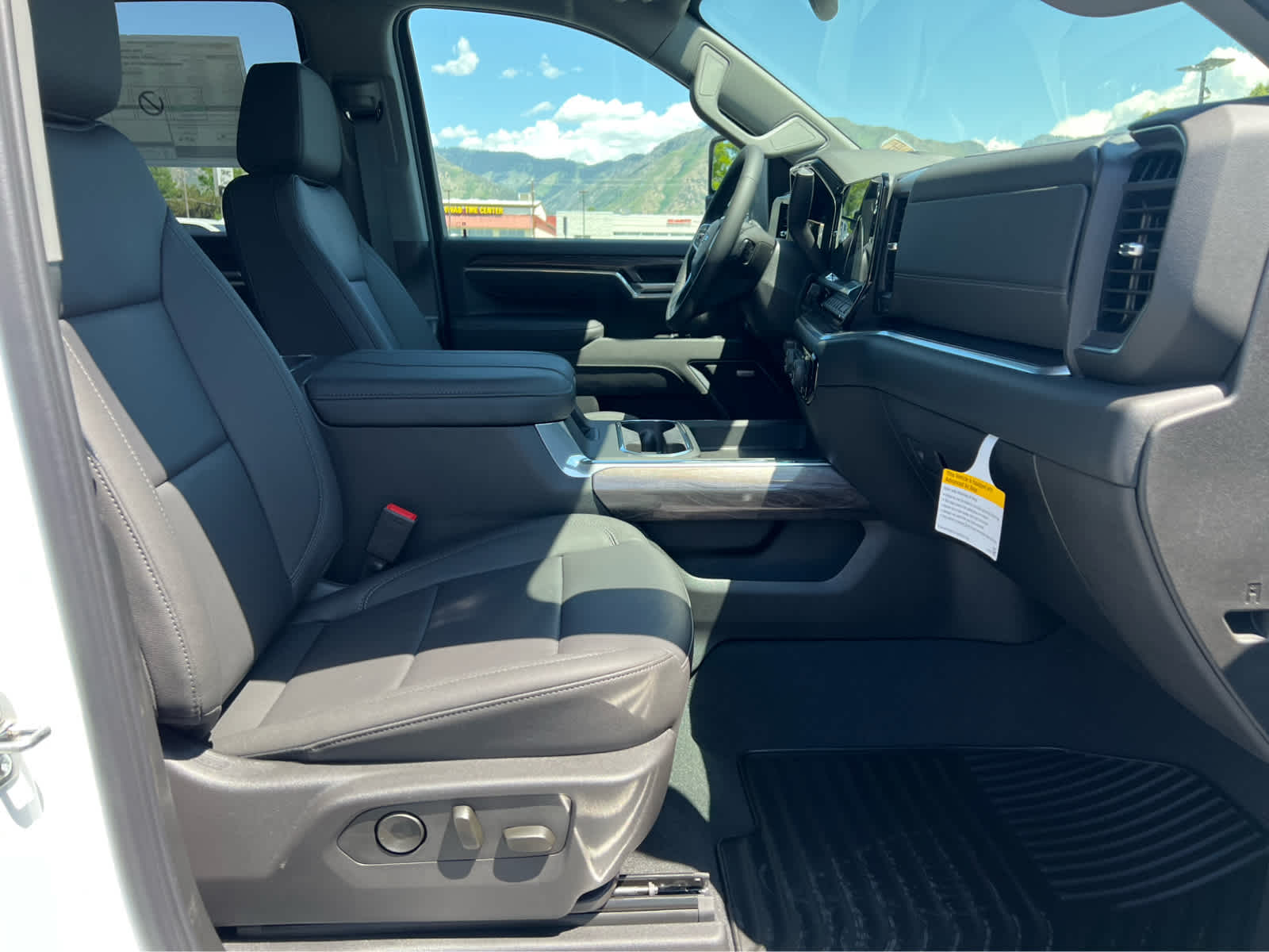 2025 Chevrolet Silverado 3500HD photo 27