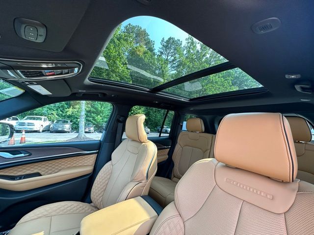 2025 Jeep Grand Cherokee Summit photo 24