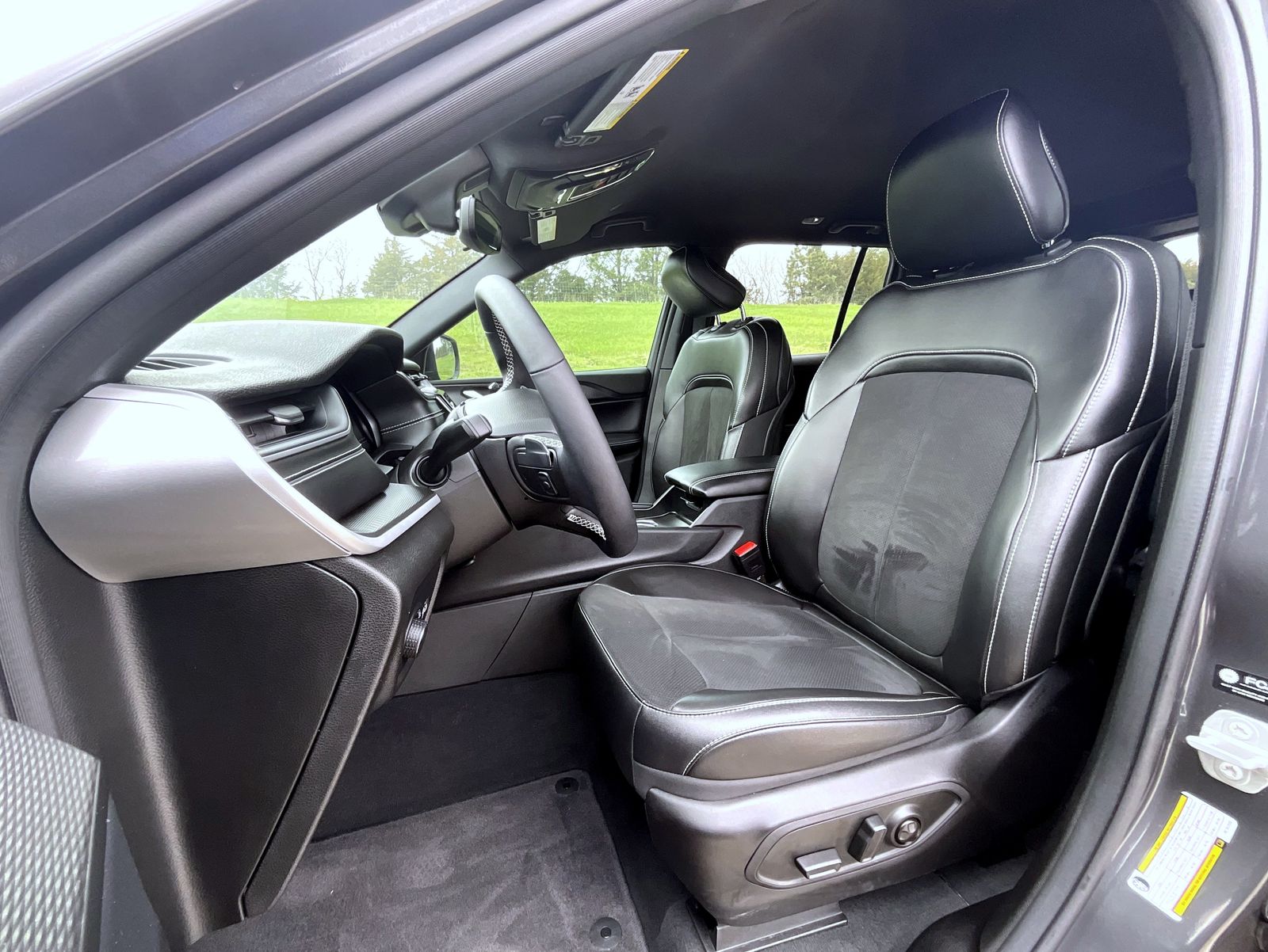 2024 Jeep Grand Cherokee Altitude photo 7