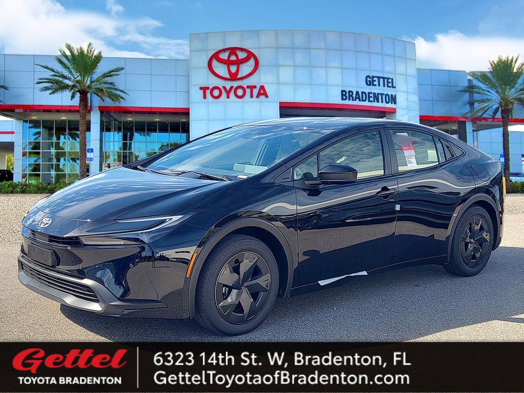 2026 Toyota Prius LE's photo