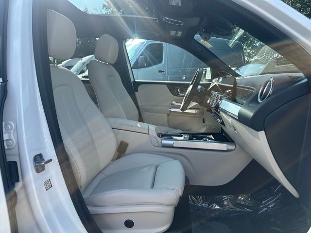 2025 Mercedes Benz GLB 250 4MATIC photo 24