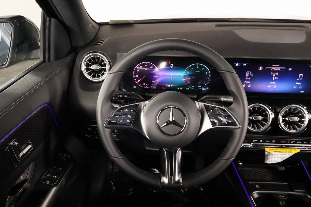 2025 Mercedes Benz GLA 250 photo 3