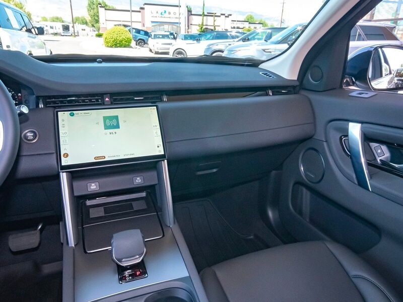 2025 Land Rover Discovery Sport S photo 38
