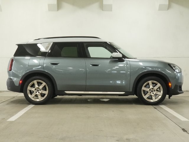 2025 Mini Countryman Iconic photo 4