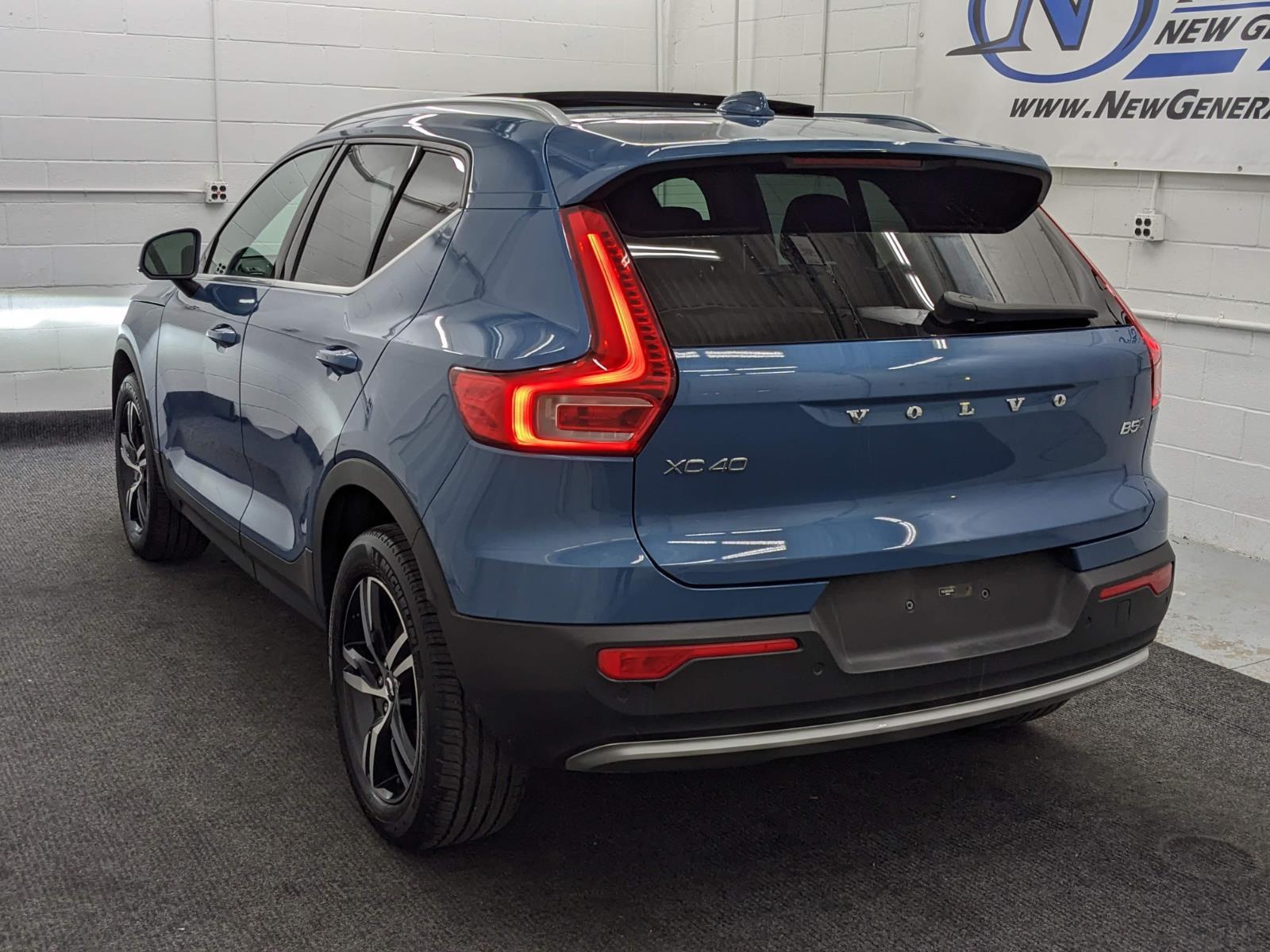2024 Volvo XC40 Core photo 17