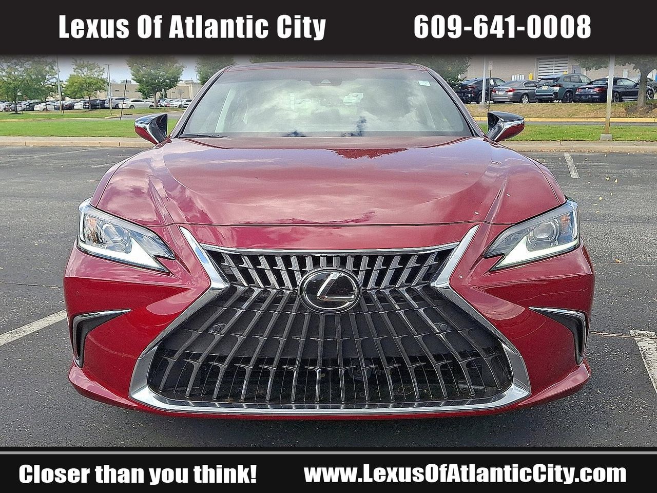 2025 Lexus ES 300h photo 2