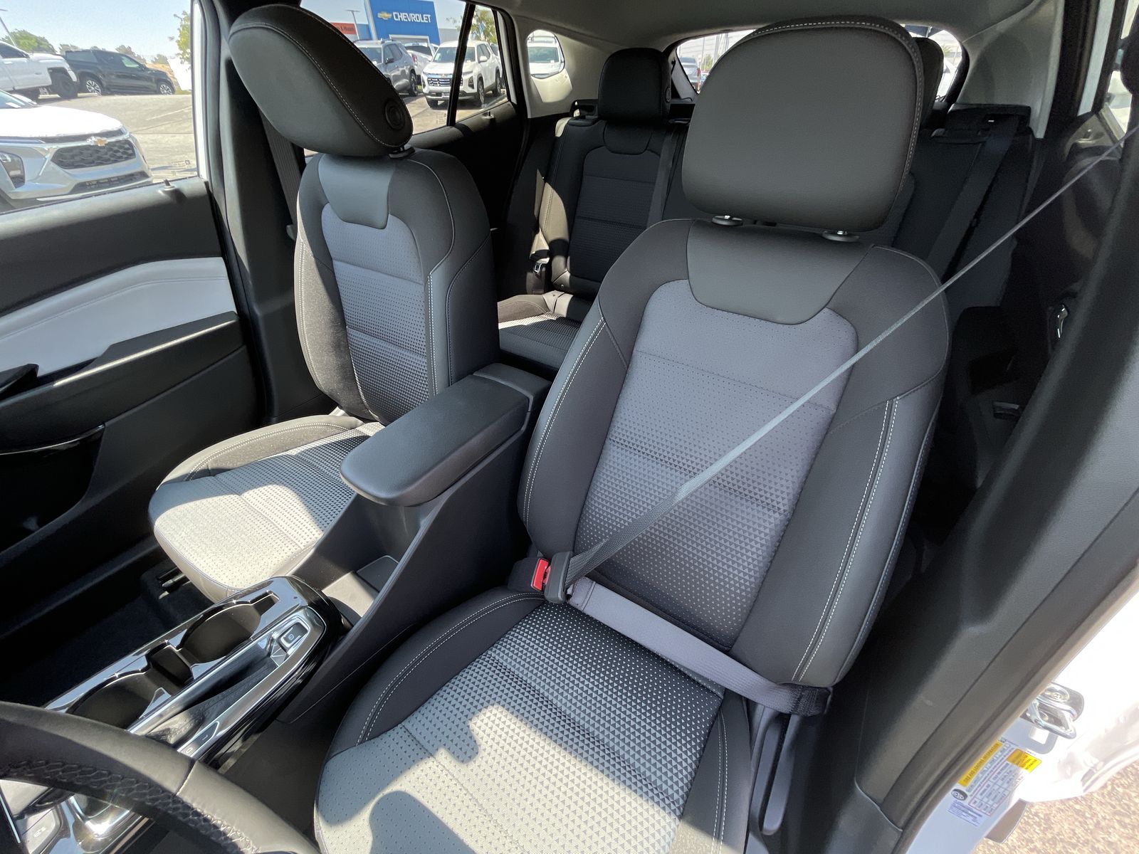 2025 Chevrolet Trax LT photo 22