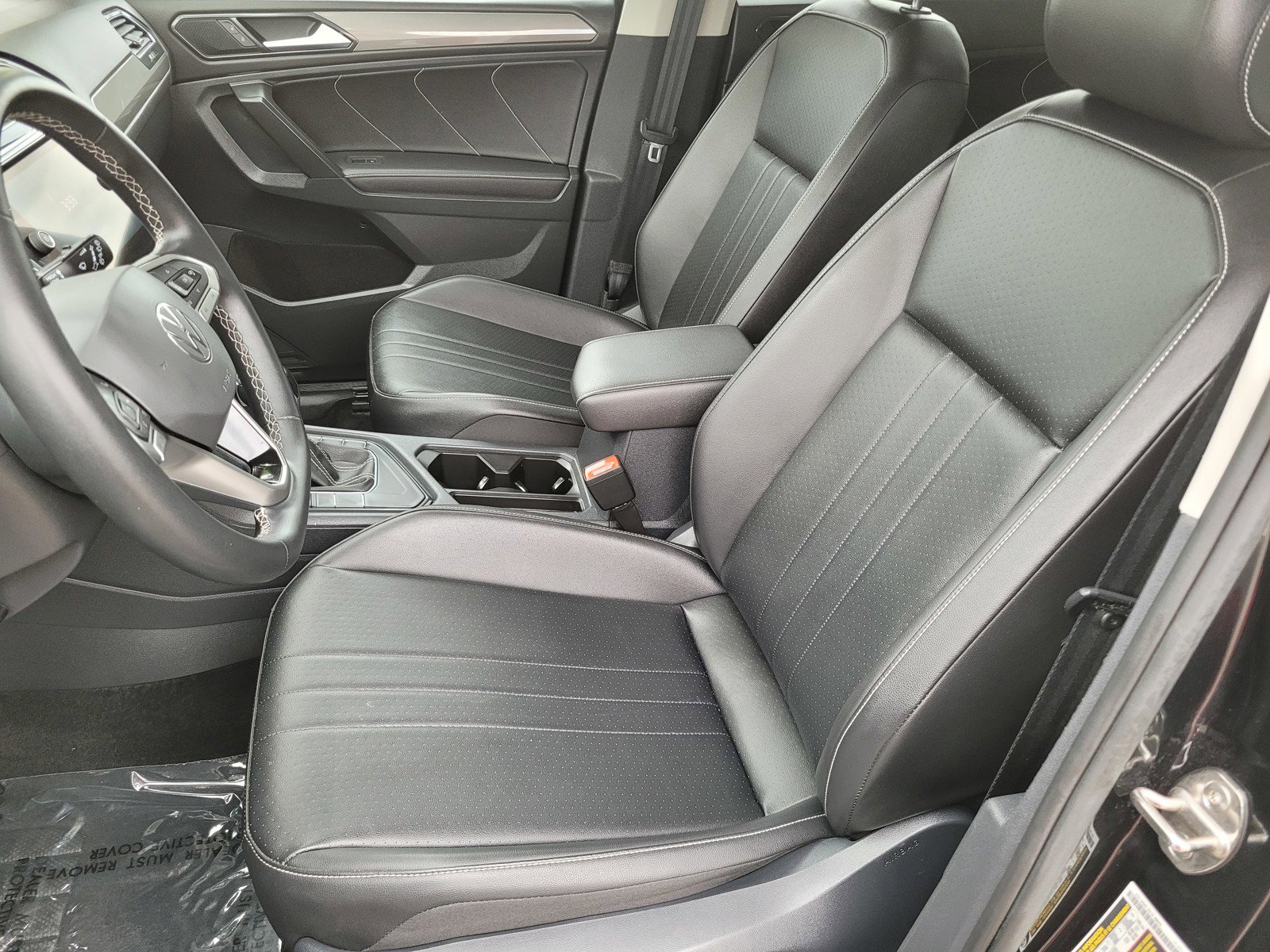 2022 Volkswagen Tiguan SE photo 14