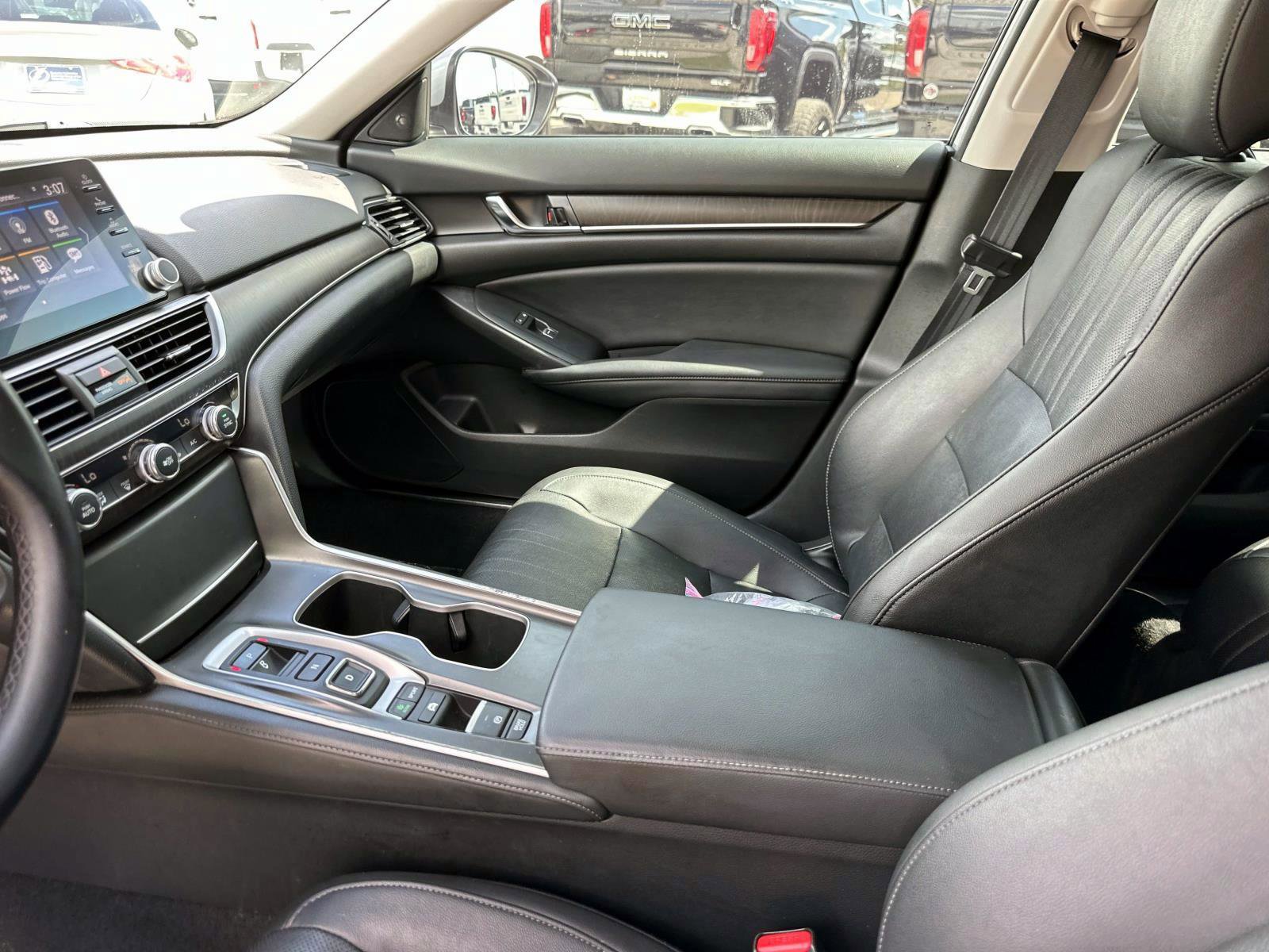 2020 Honda Accord Hybrid EX-L photo 22