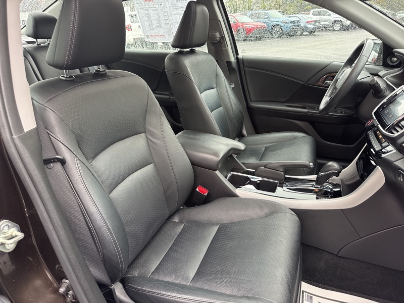 2017 Honda Accord Touring photo 49