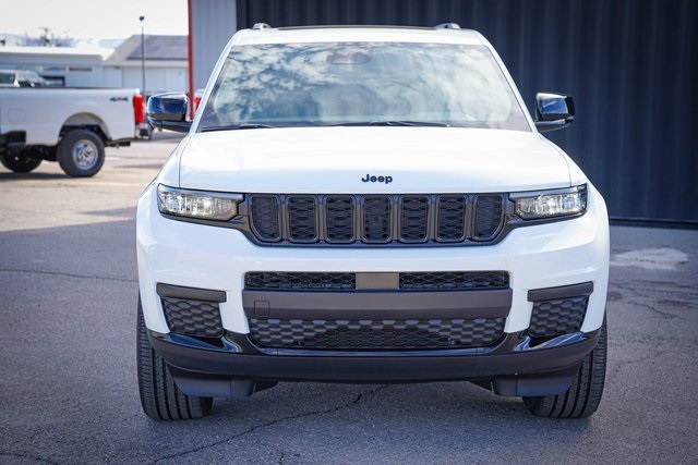 2025 Jeep Grand Cherokee Altitude X photo 3