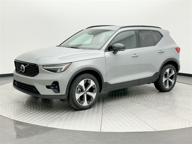 2025 Volvo XC40 Plus's photo