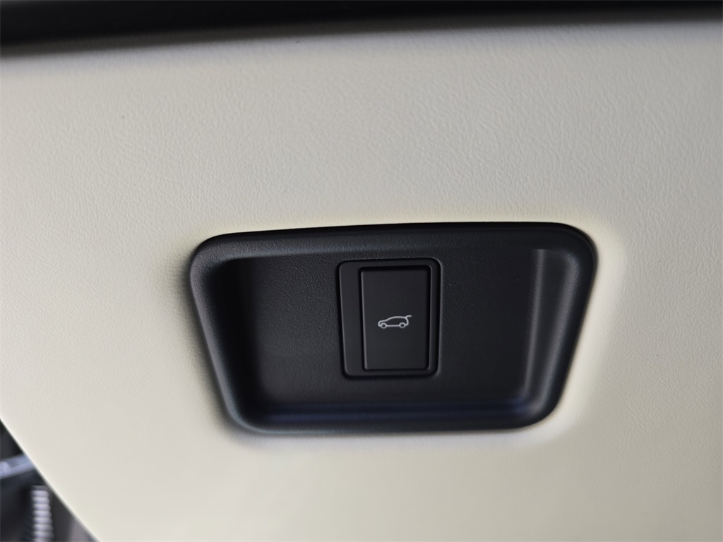 2025 Land Rover Range Rover SE photo 24