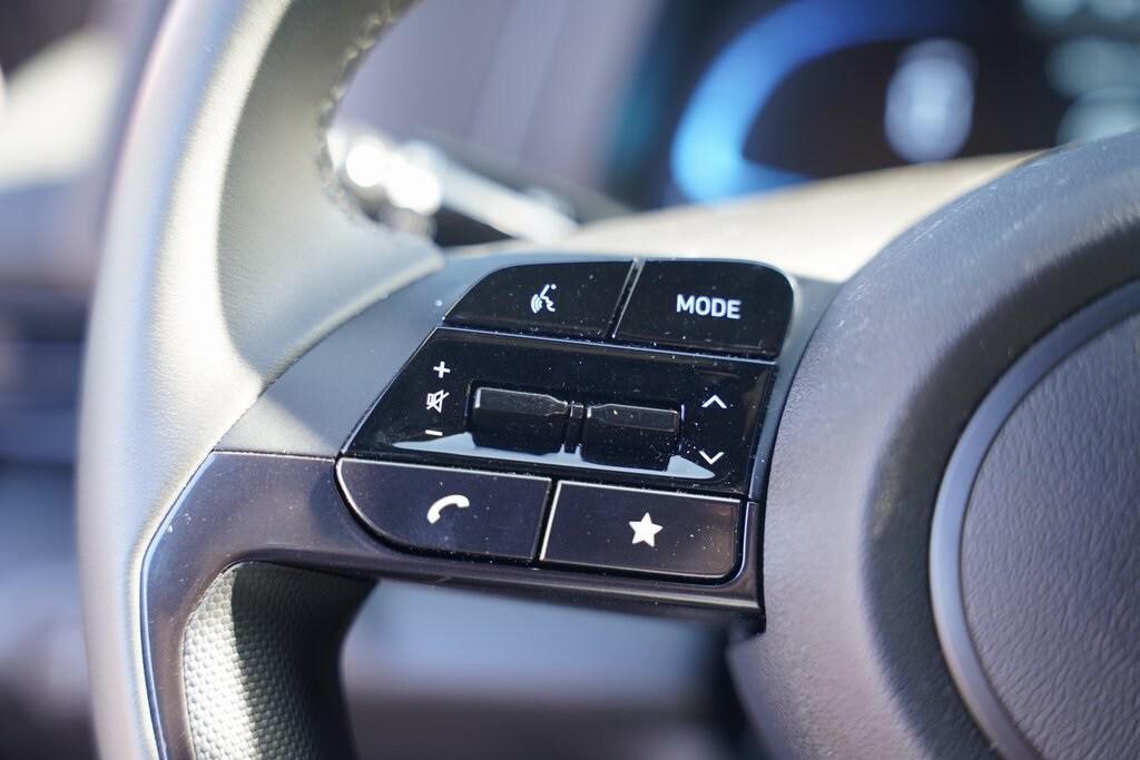 2025 Hyundai Elantra SEL Sport photo 18