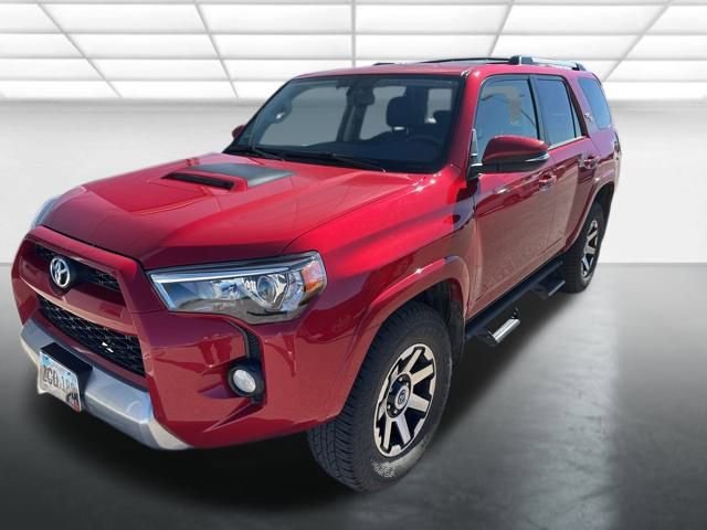 2018 Toyota 4Runner SR5 photo 3